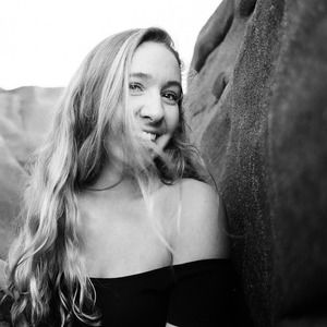 Meet your Posher, Simone